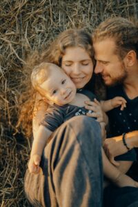 Comment protéger financièrement ma femme après un enfant